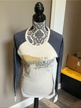 MV Sport Yellowstone Raglan Long Sleeve Top - Cream & Navy Size S